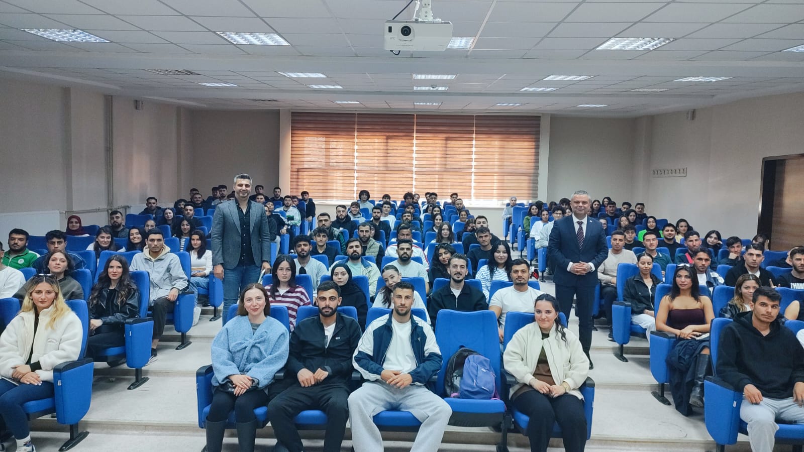 Kalite Güvencesi ve Akreditasyon Süreçleri Kapsamında Öğrenciler ile Toplantı Gerçekleştirildi