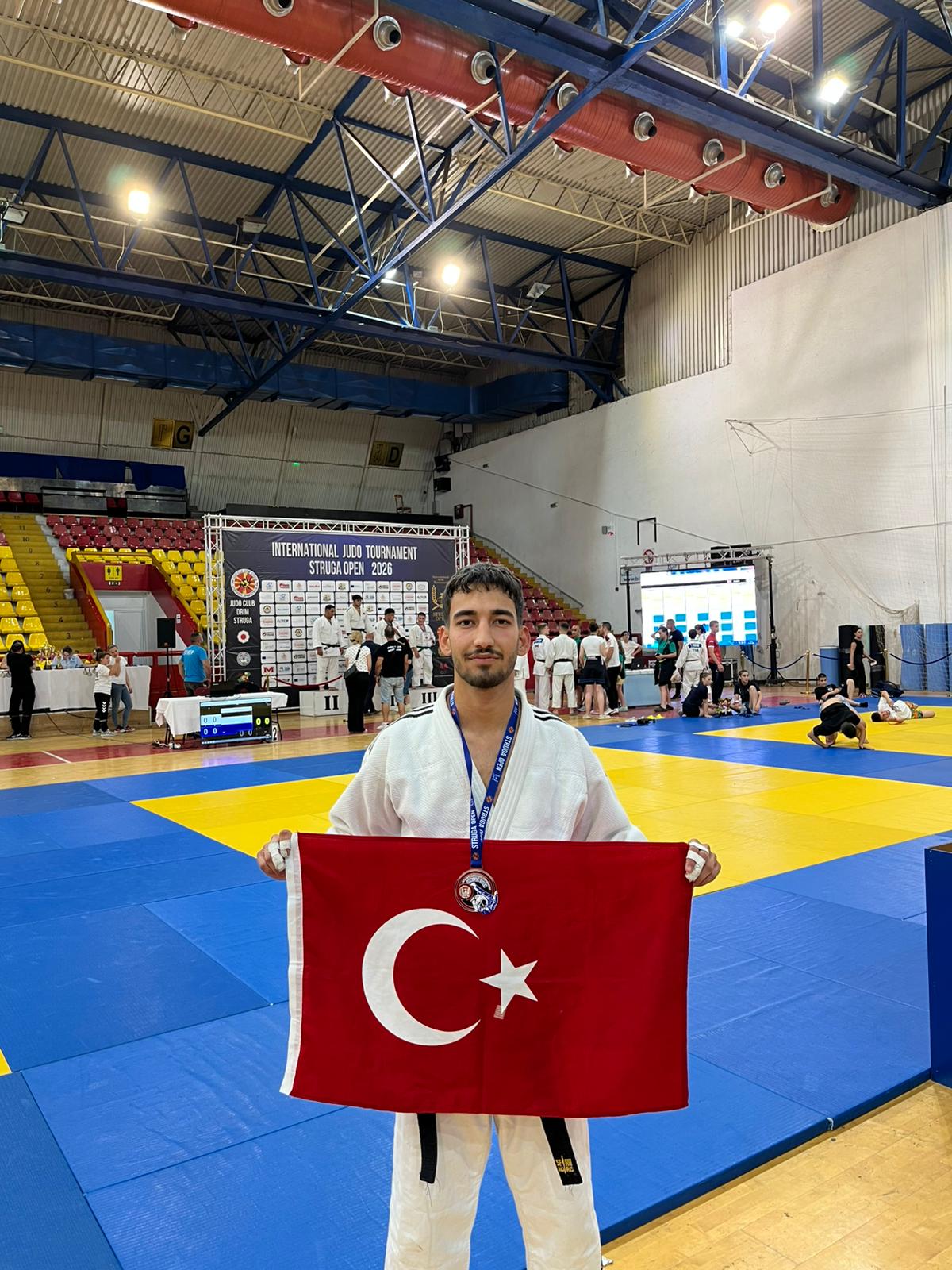 Öğrencimiz Hamza Esat Kutlu’dan Uluslararası Arenada Bronz Madalya Başarısı