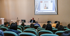 KMÜ’DE “105. YILINDA İSTİKLAL MARŞI’NIN KABULÜ VE MEHMET AKİF ERSOY” KONFERANSI GERÇEKLEŞTİRİLDİ