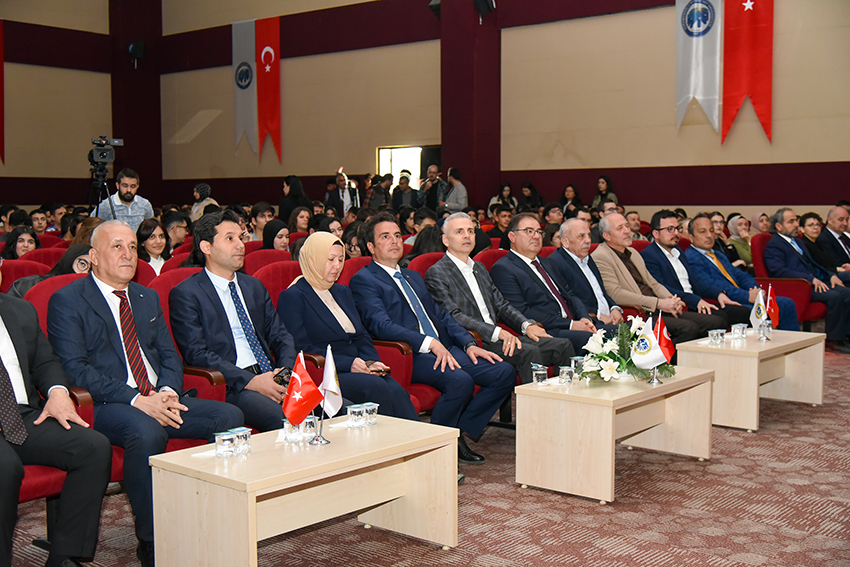 KMÜ EV SAHİPLİĞİNDE “KARAMAN KARİYER VE İSTİHDAM GÜNLERİ”