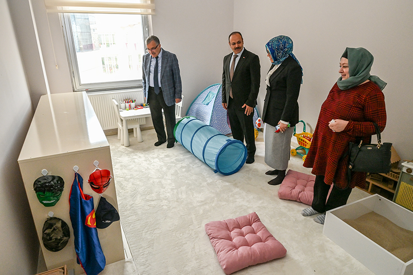 KMÜ’DE “OYUN TERAPİ ODASI” HİZMETE AÇILDI