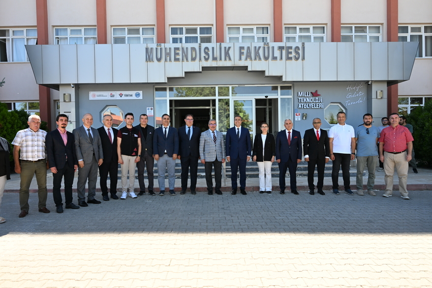 VALİ ÇİÇEK, KMÜ’NÜN STRATEJİK AR-GE PROJELERİNİ YERİNDE İNCELEDİ