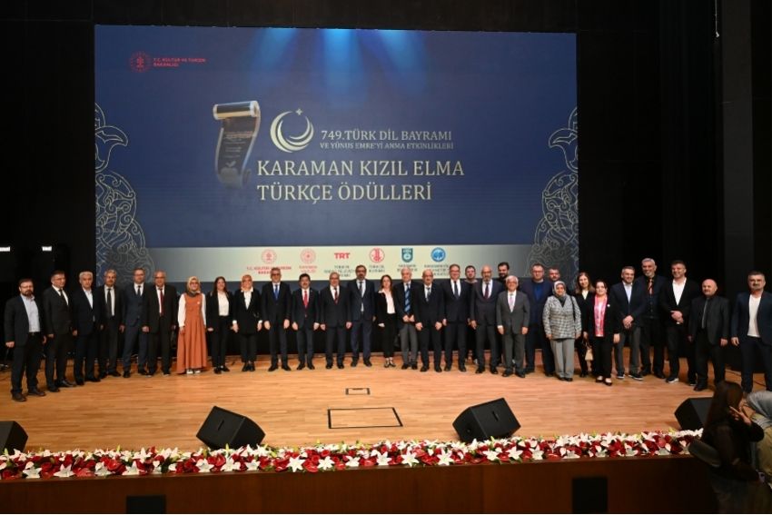 KARAMAN KIZIL ELMA TÜRKÇE ÖDÜLLERİ TÖRENİ ANKARA’DA GERÇEKLEŞTİRİLDİ