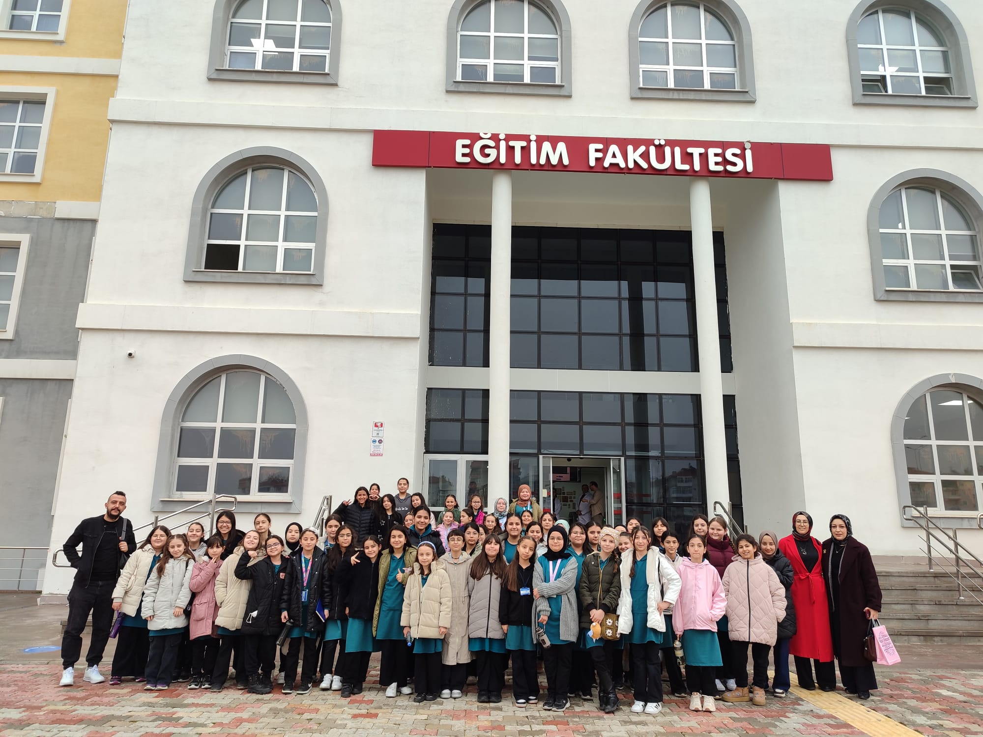 Fakültemiz, 15 Temmuz Şehit Muhammet Yalçın İmam Hatip Ortaokulu Öğrencilerini Ağırladı
