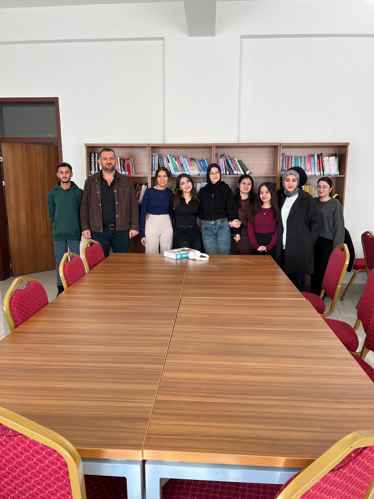 Okuma Salonu Kütüphanemizden Öğrencilerimiz ile Kareler (Final Sınavlarına Hazırlık)