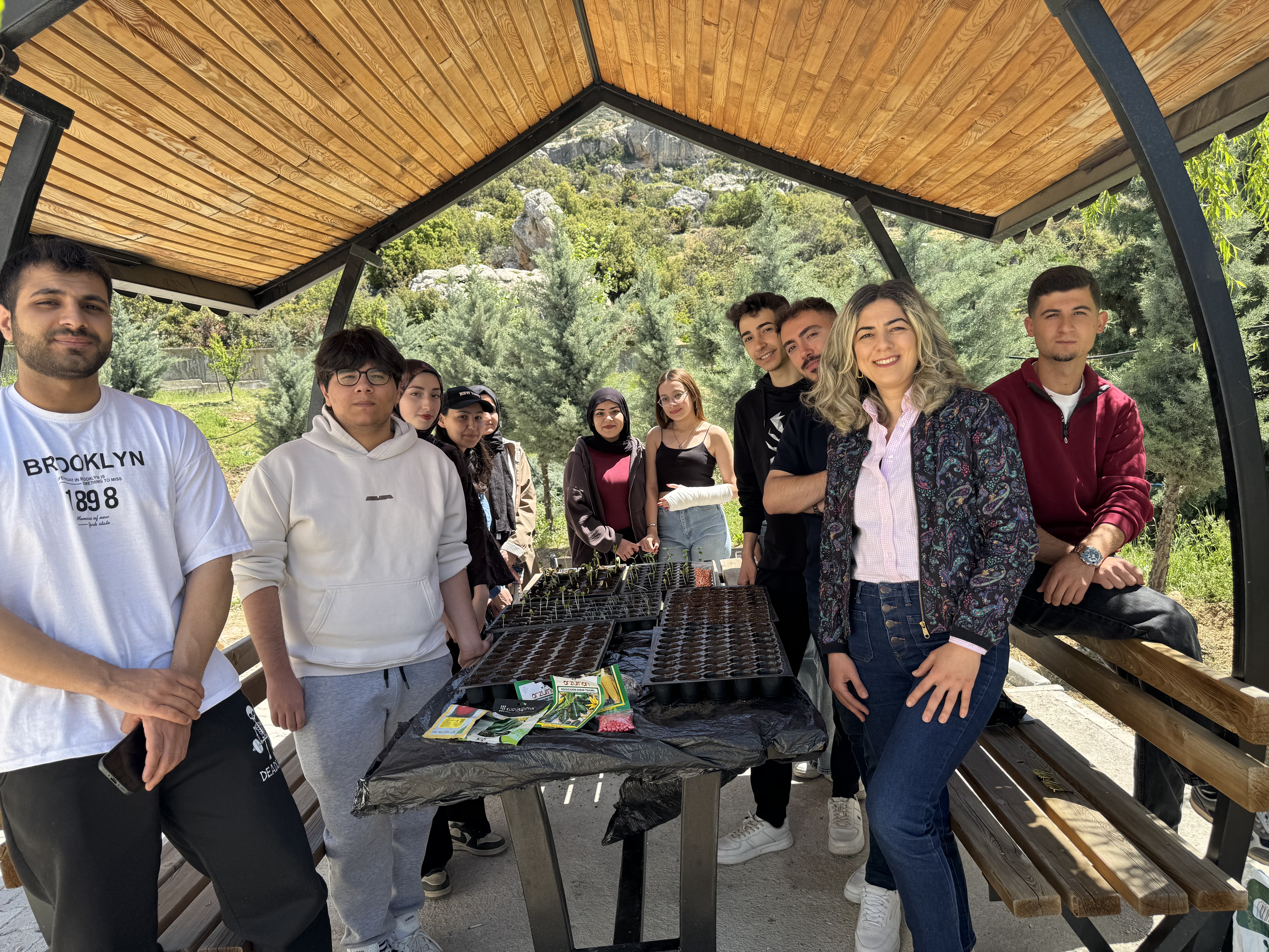 Eczane Hizmetleri Programı Öğrencilerinden Tohum Ekim Etkinliği