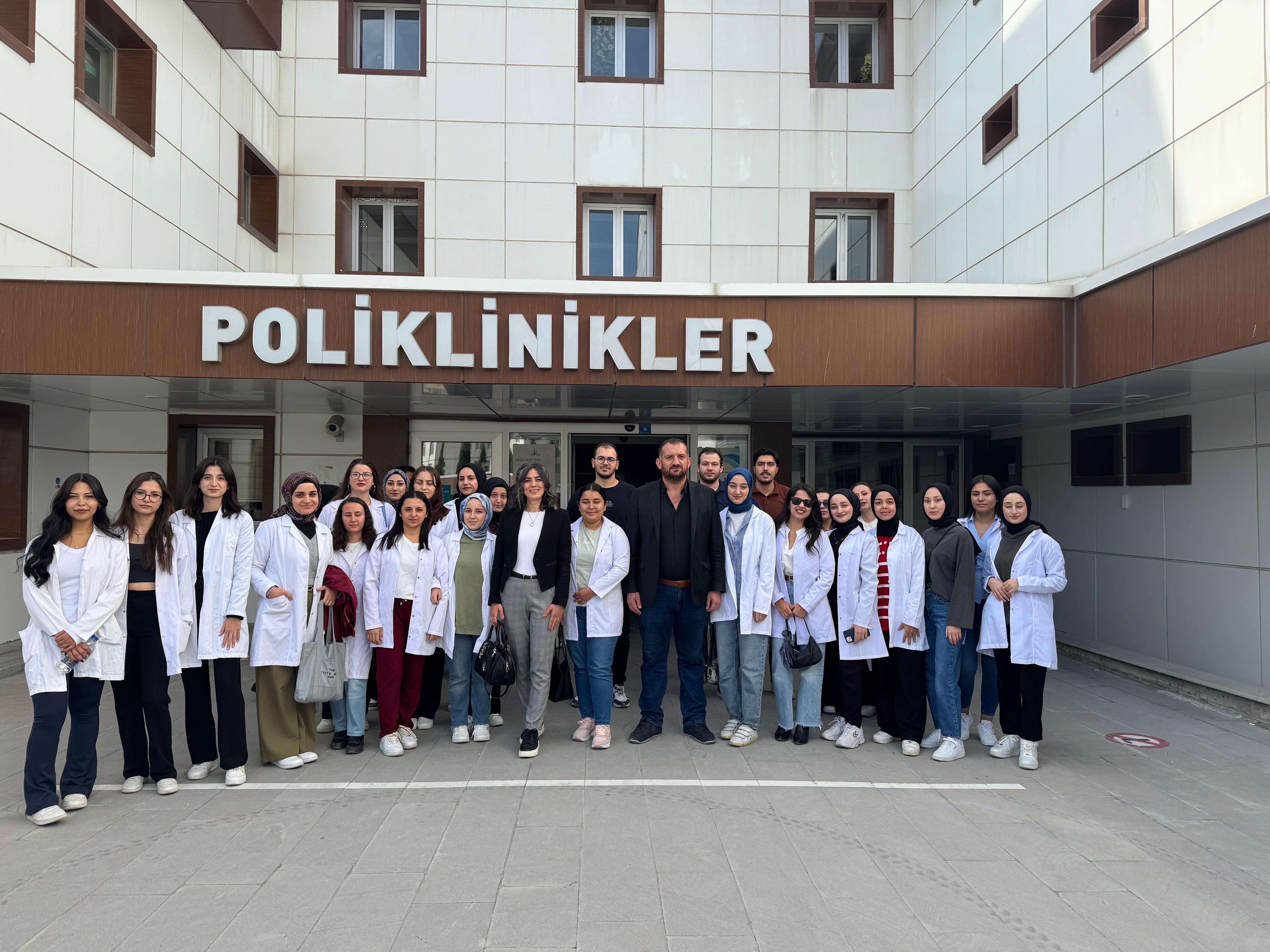 Yüksekokulumuzdan Ermenek Devlet Hastanesi Eczane Birimine Teknik Gezi ve Ziyaret