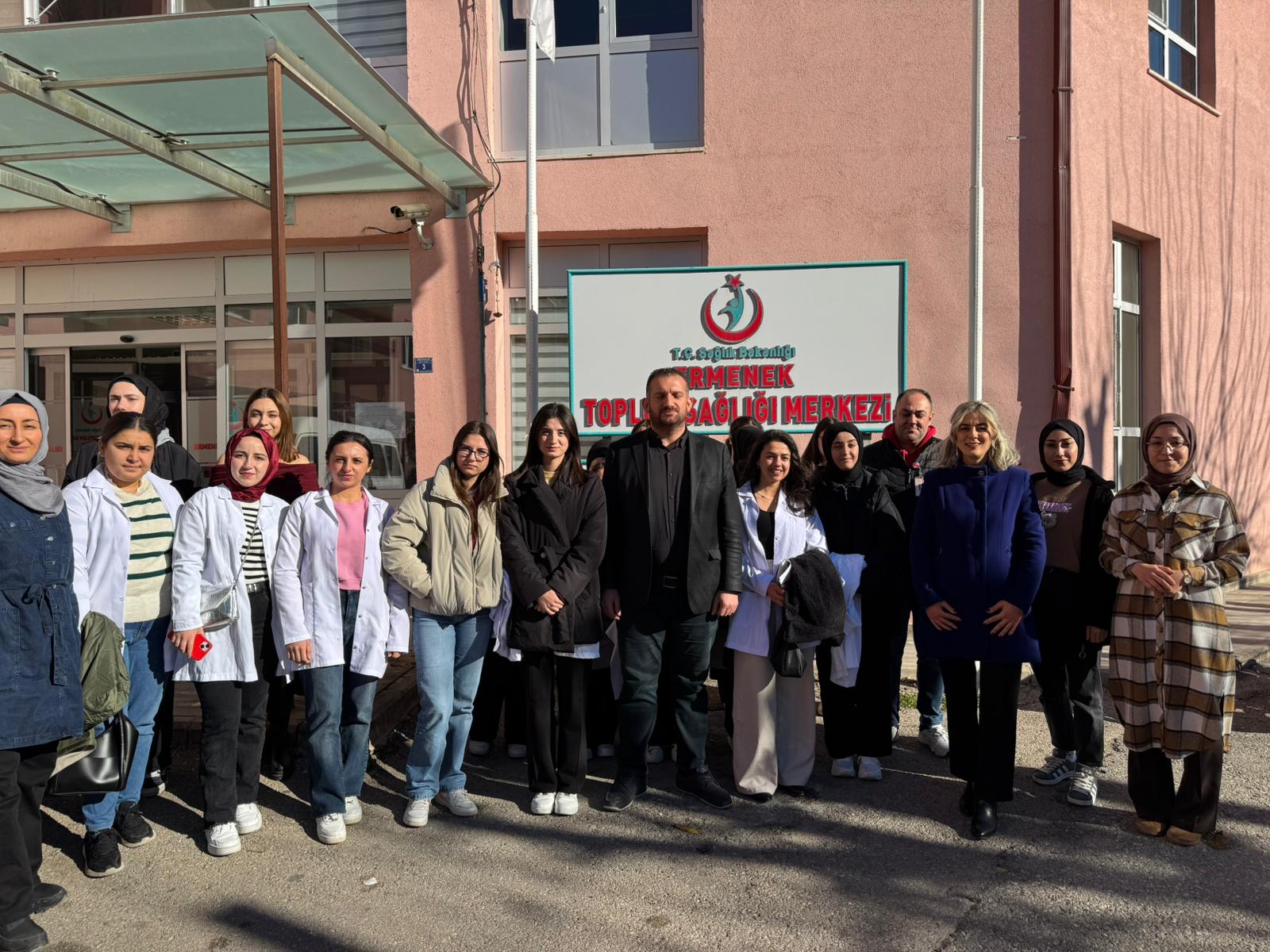 Halk Sağlığı dersi kapsamında Eczane Hizmetleri bölümü öğrencilerimizle Ermenek Toplum Sağlığı Merkezine kurum ziyareti