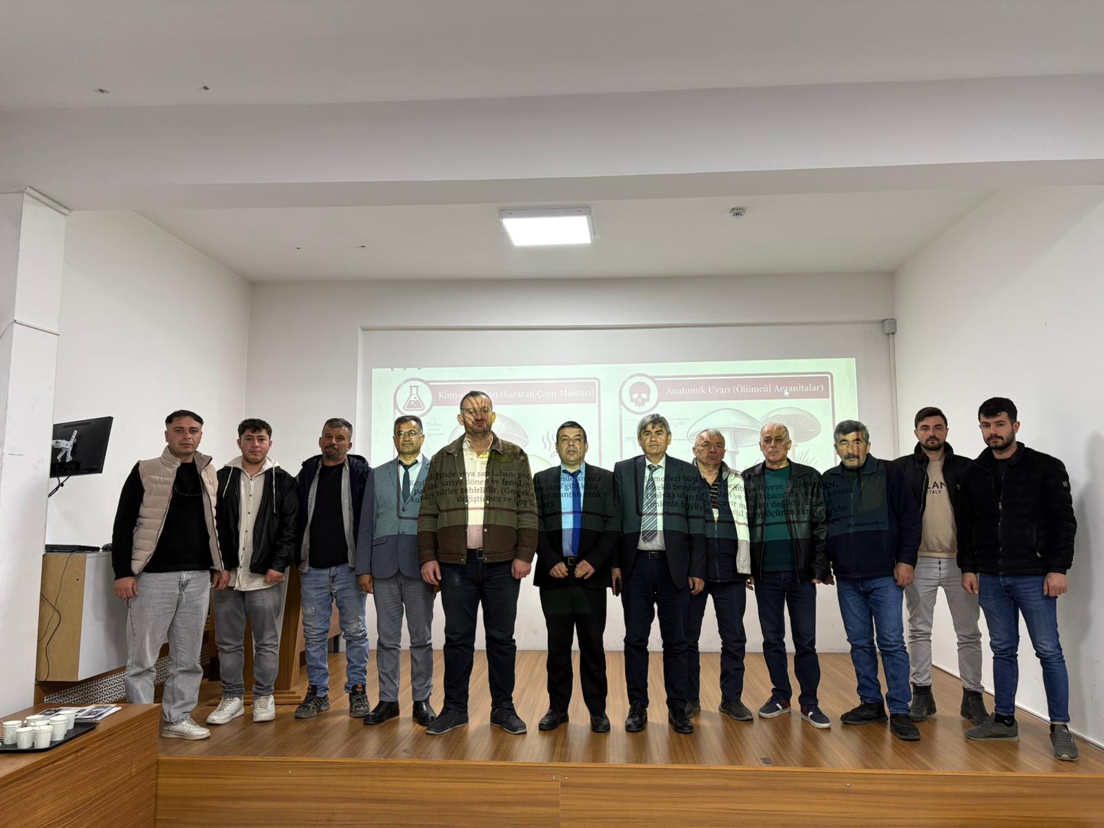 6 Nisan 2026 Pazartesi günü Denetimli Serbestlik hükümlülerine MYO Müdürümüz Doç. Dr. Yasin UZUN tarafından yenilebilir mantar türleri hakkında eğitim verildi.