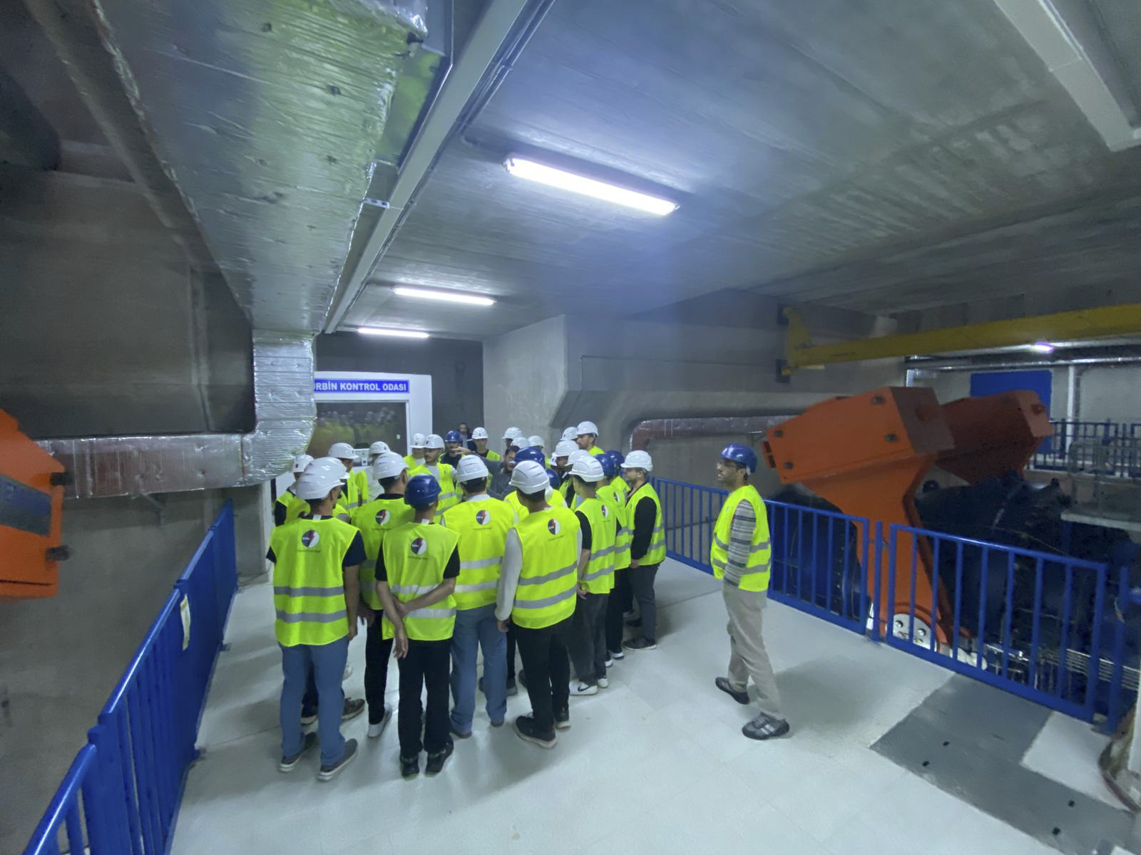 Elektrik Programı öğrencilerimiz, ERMENEK HES ve TEİAŞ tesislerine teknik gezi gerçekleştirmiştir.