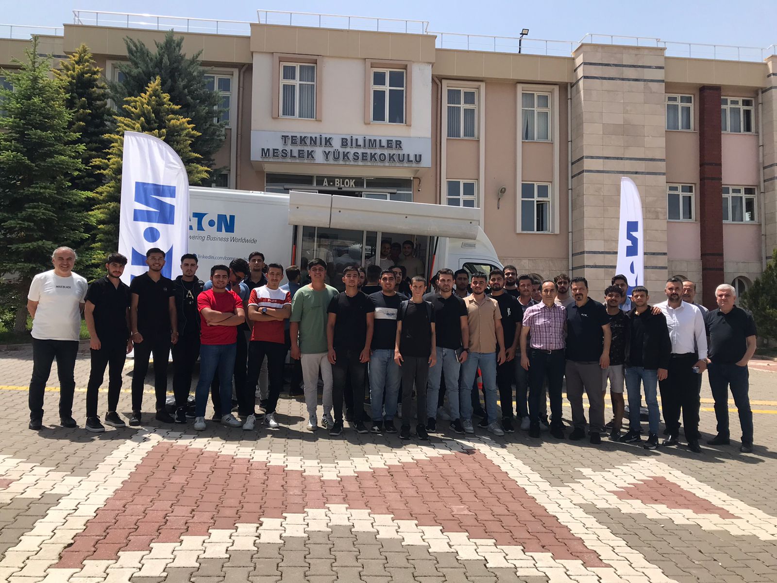 Eaton Powering Business Worldwide Firma Ziyareti 