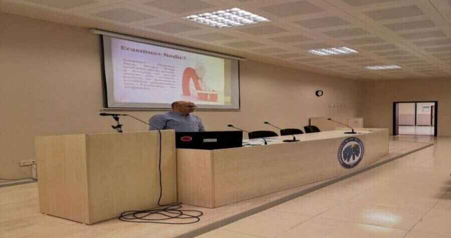 Edebiyat Fakültesi'nde Erasmus+ Öğrenim ve Staj Hareketliliği Bilgilendirme Toplantısı