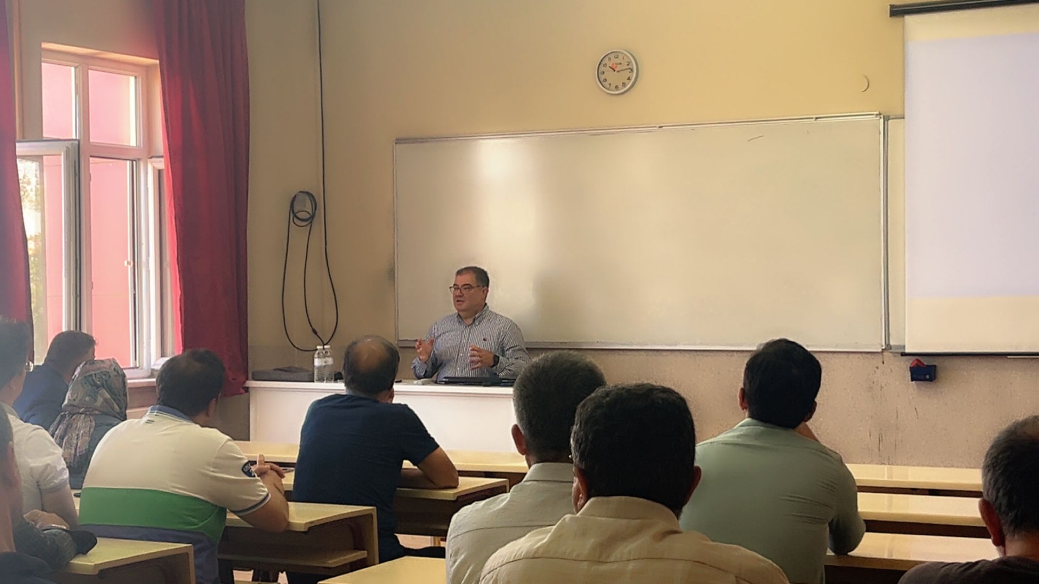 A presentation was given by the Vice Rector Prof. Dr. Nevzat AYDIN, the Coordinator of Precision Agriculture Applications and Innovative Processing Technologies Specialization (HASTUYİT), to provide information.