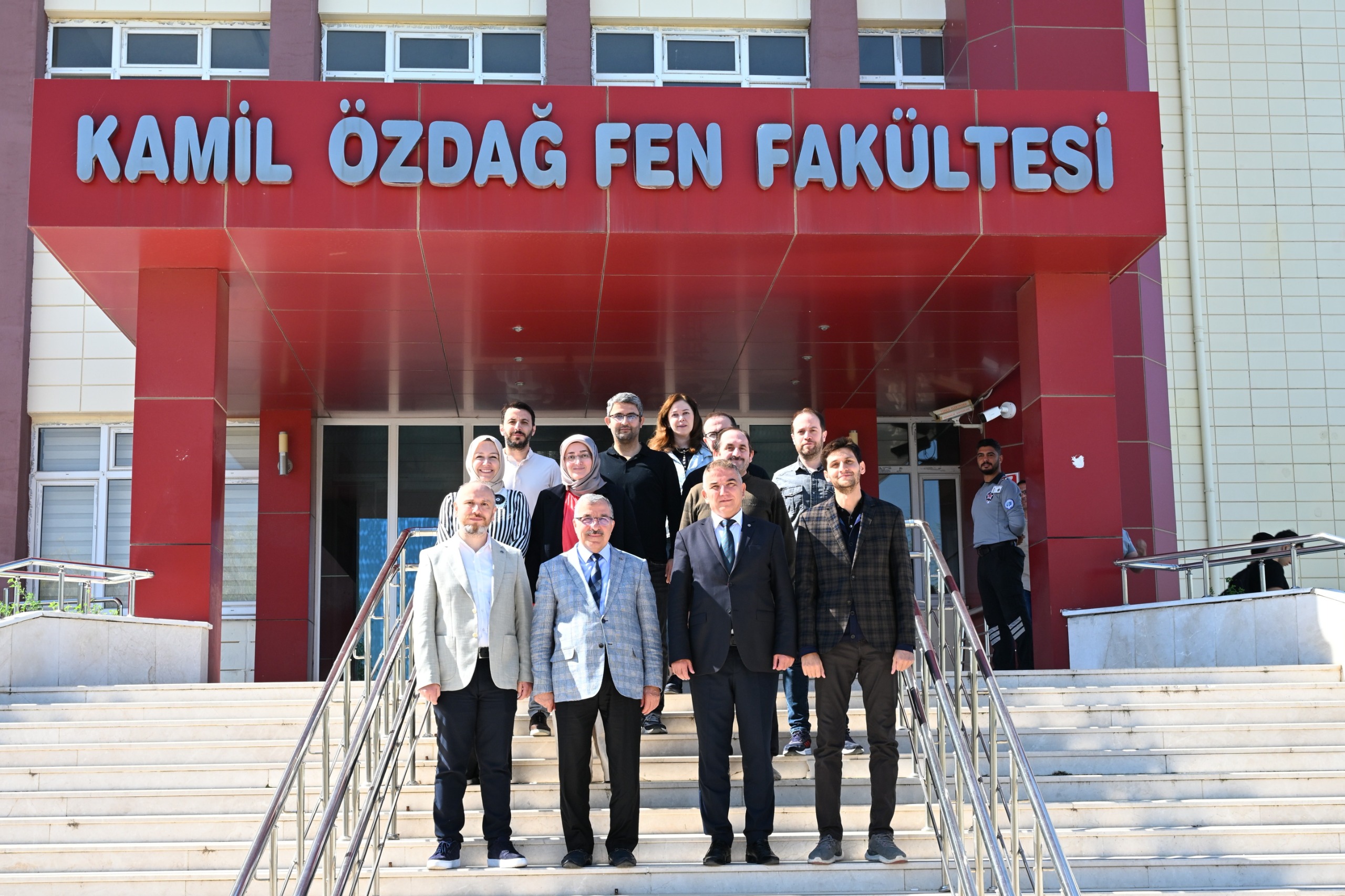 Kâmil Özdağ Fen Fakültesi Akademik Kurul Toplantısı Sayın Rektörümüzün Katılımıyla Gerçekleştirildi