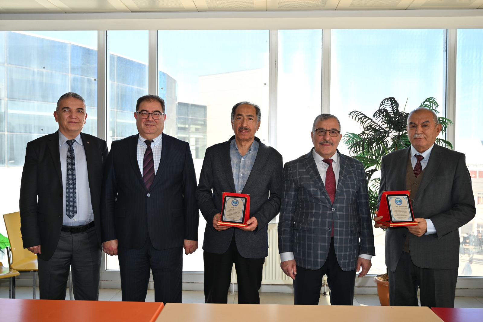 A Farewell Dinner Held in Honor of Our Retired Faculty Members