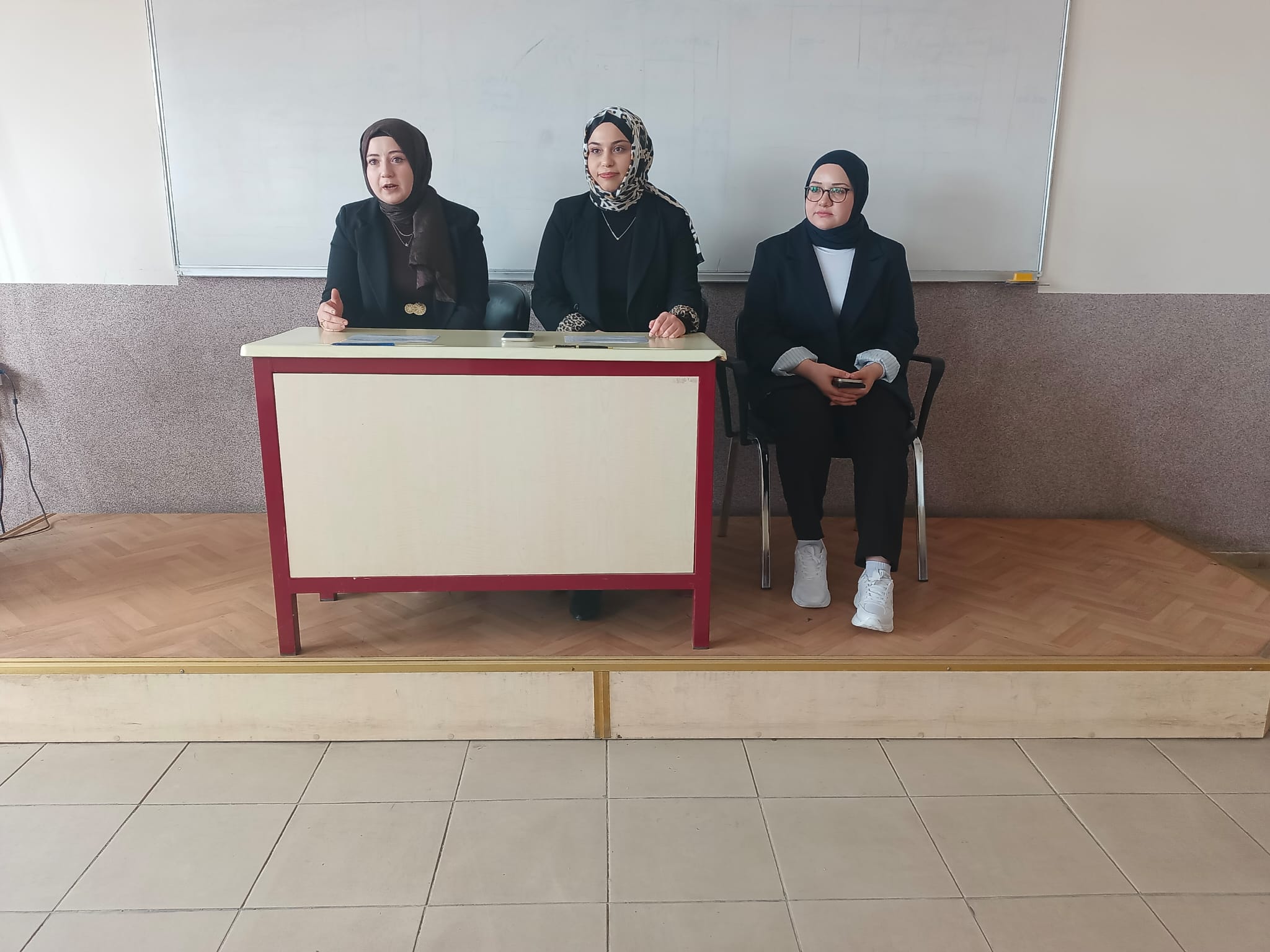 Kadın Sigortacılar Tecrübelerini Öğrencilerle Paylaştı