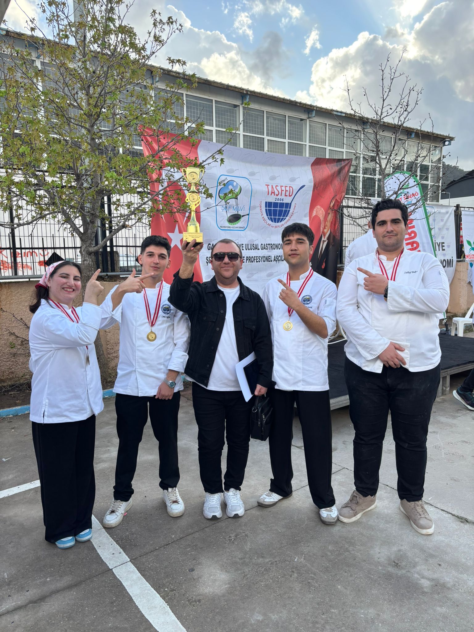 KMÜ’LÜ GASTRONOMİ ÖĞRENCİLERİNDEN GASTROFETHİYE’DE ALTIN BAŞARI