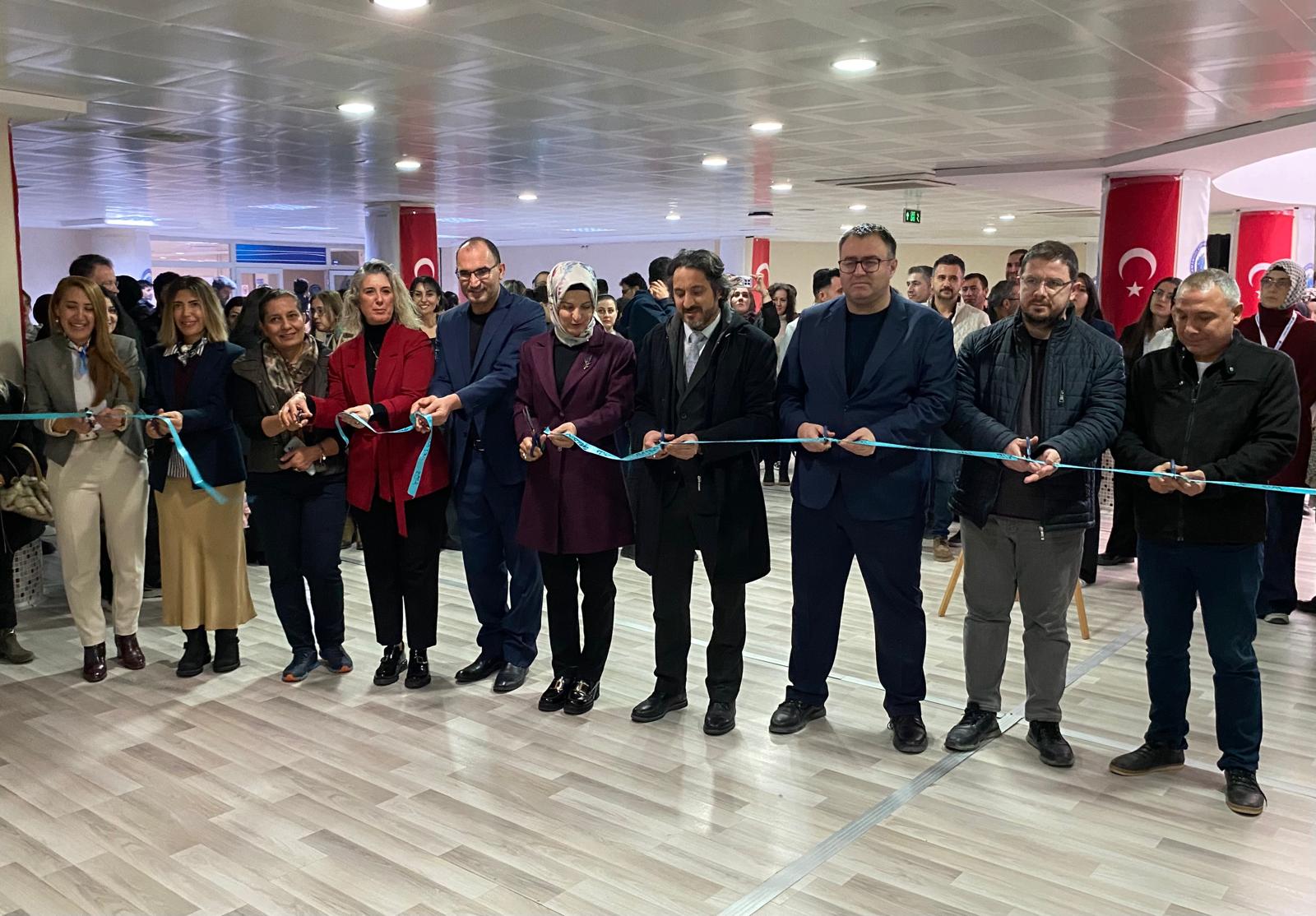 Geleneksel Türk Sanatları Bölümü'nde düzenlenen sergi açılışı gerçekleştirildi