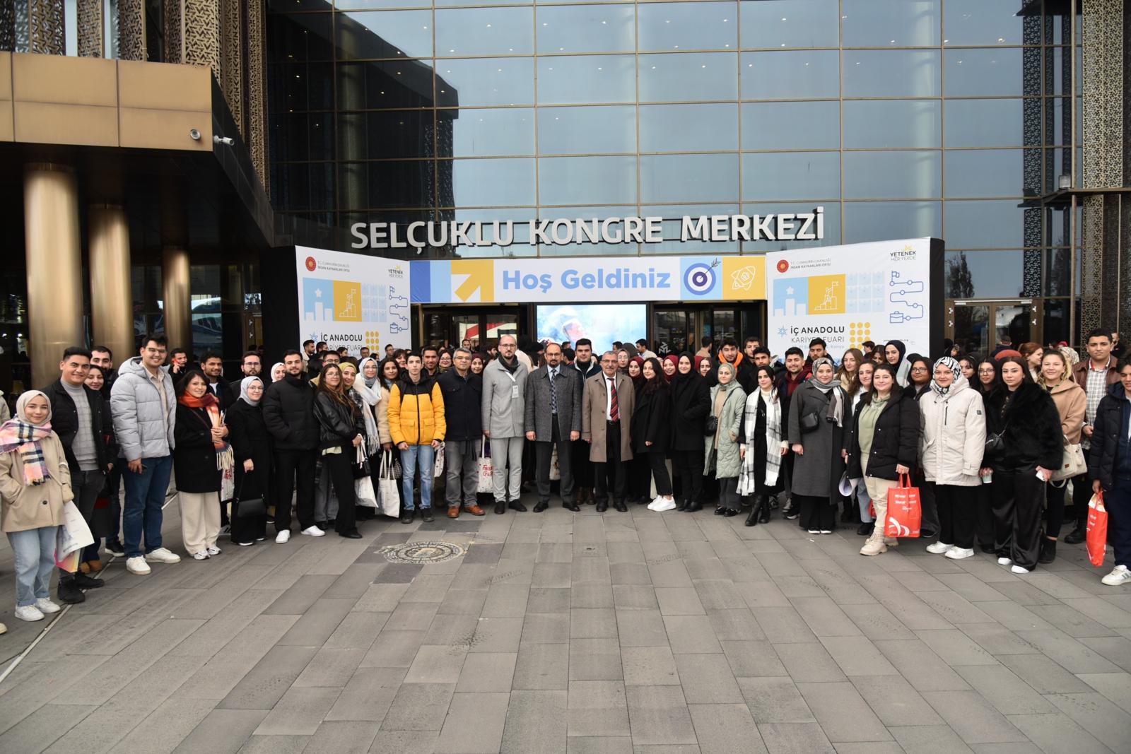 Karamanoğlu Mehmetbey Üniversitesi, İKAF'25 Kariyer Fuarında Yerini Aldı!