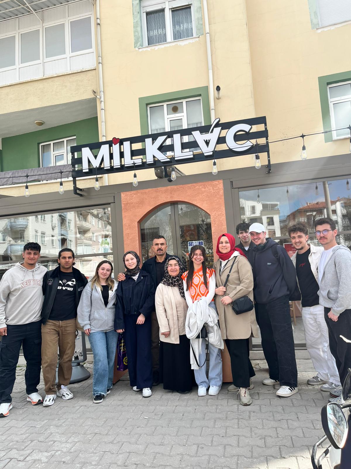 Uygulamalı Eğitimde Anlamlı Ziyaret Öğrencilerden Yerinde İnceleme