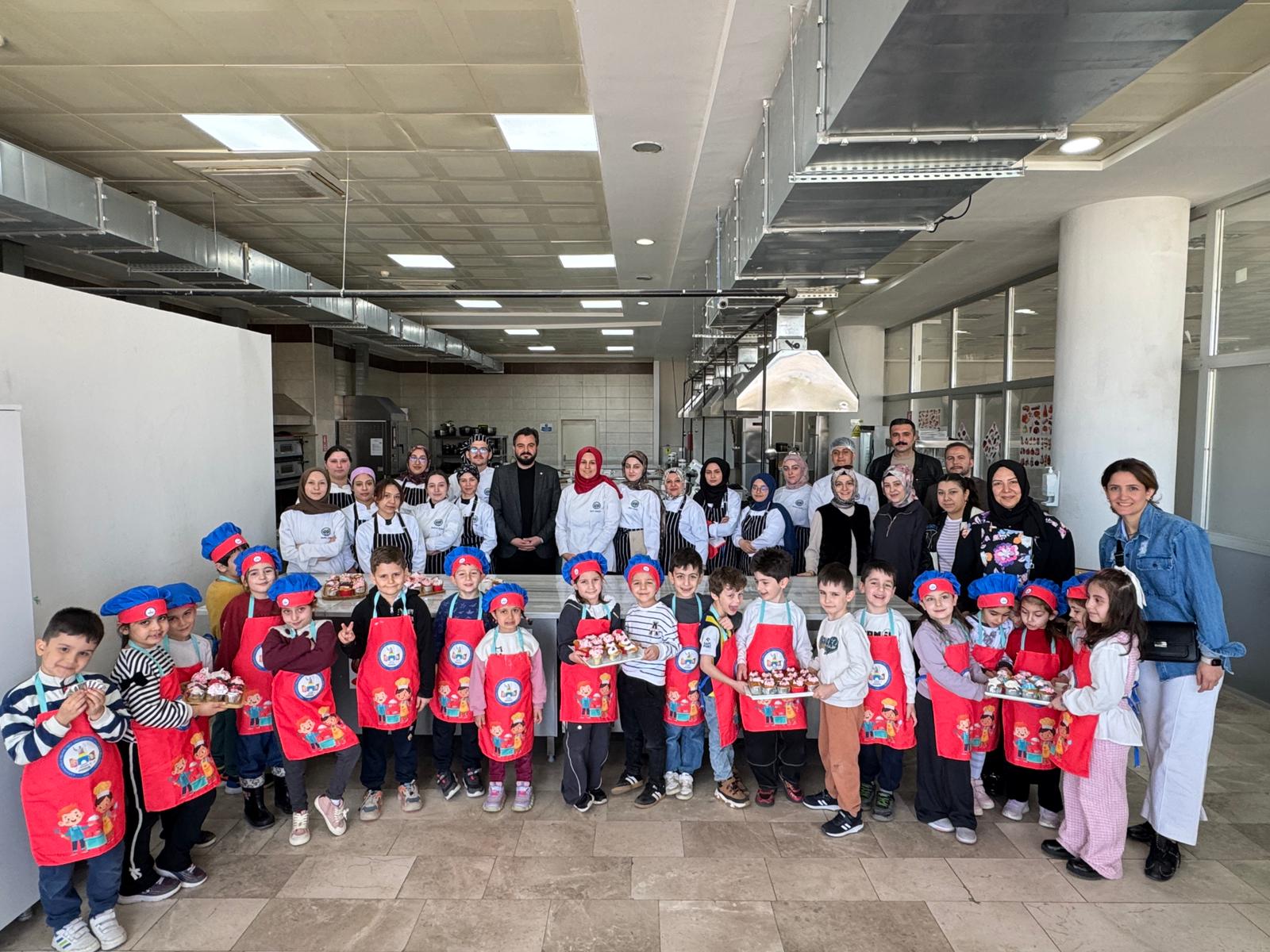 Minik Şefler Üniversite Mutfağında