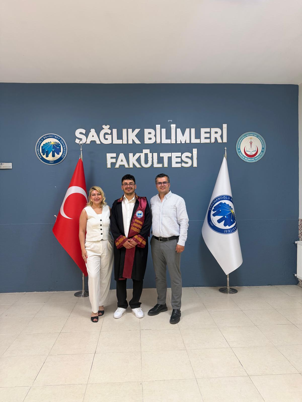 Hemşirelik ABD Tezli Yüksek Lisans Öğrencisi Mert ÖLMEZ Yüksek Lisans Tezini Başarıyla Savundu
