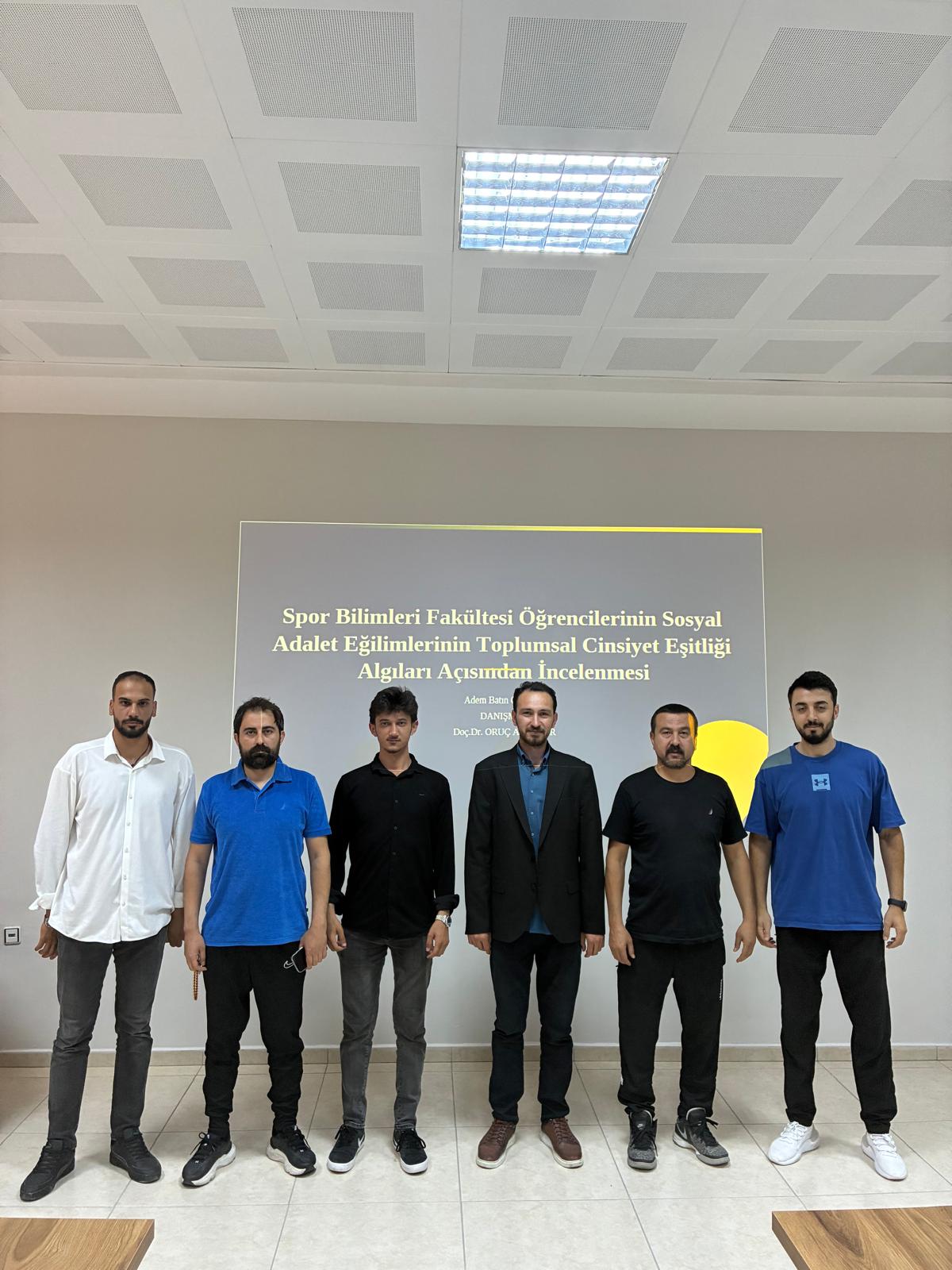 Spor Yöneticiliği ABD Tezli Yüksek Lisans öğrencileri Mücahid AKGÜL, Muhammet YILDIZ, Adem Batın GÜRSES ve Ömer ÇELİK Seminerlerini Başarıyla Sundu