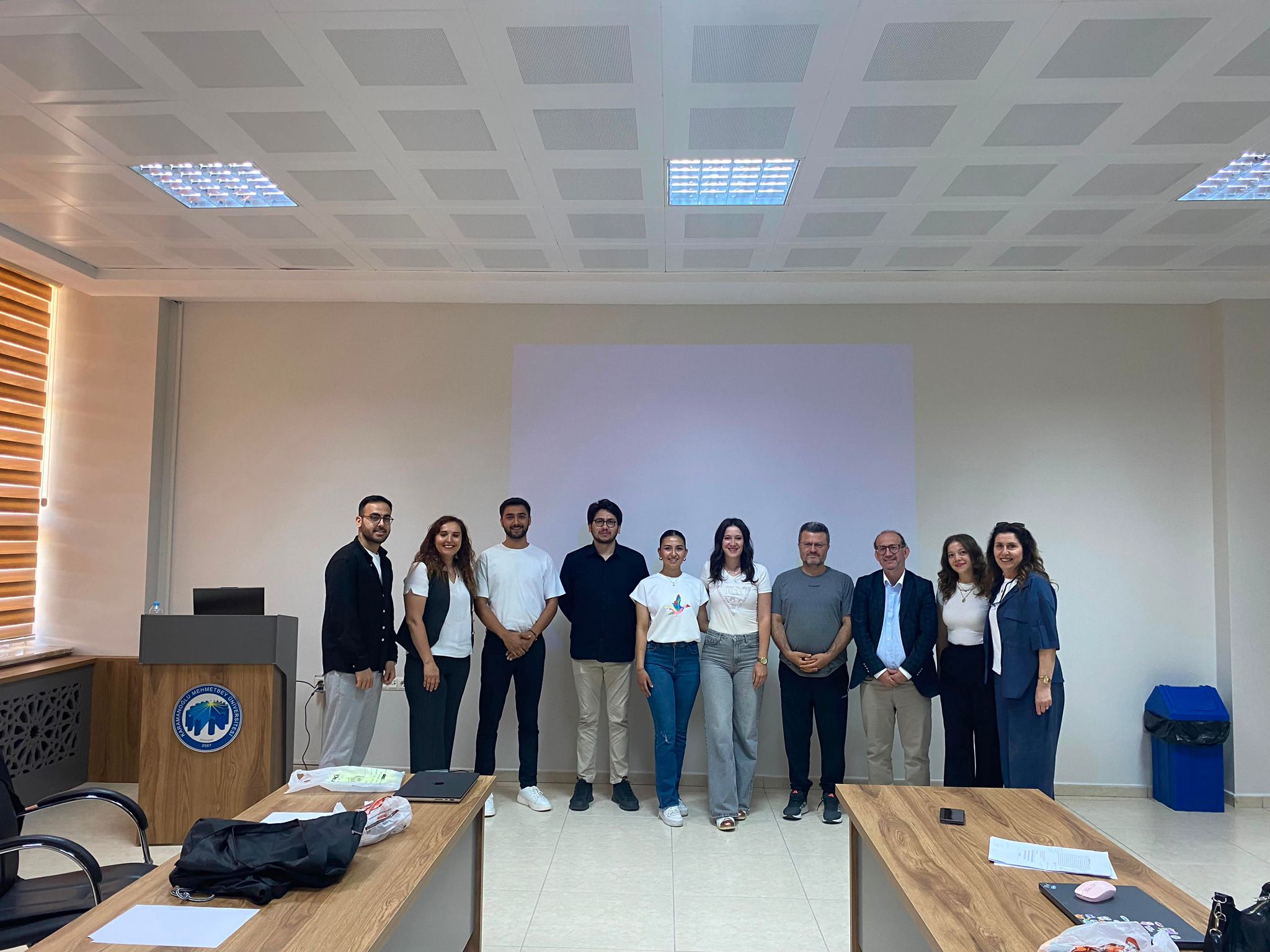 Beden Eğitimi ve Spor ABD Tezli Yüksek Lisans Öğrencileri Serhat YAŞARSOY, Barış KUPÇAK, Rabia BİLGİLİ ve Ömer SAYSAL Seminerini Başarıyla Sundu