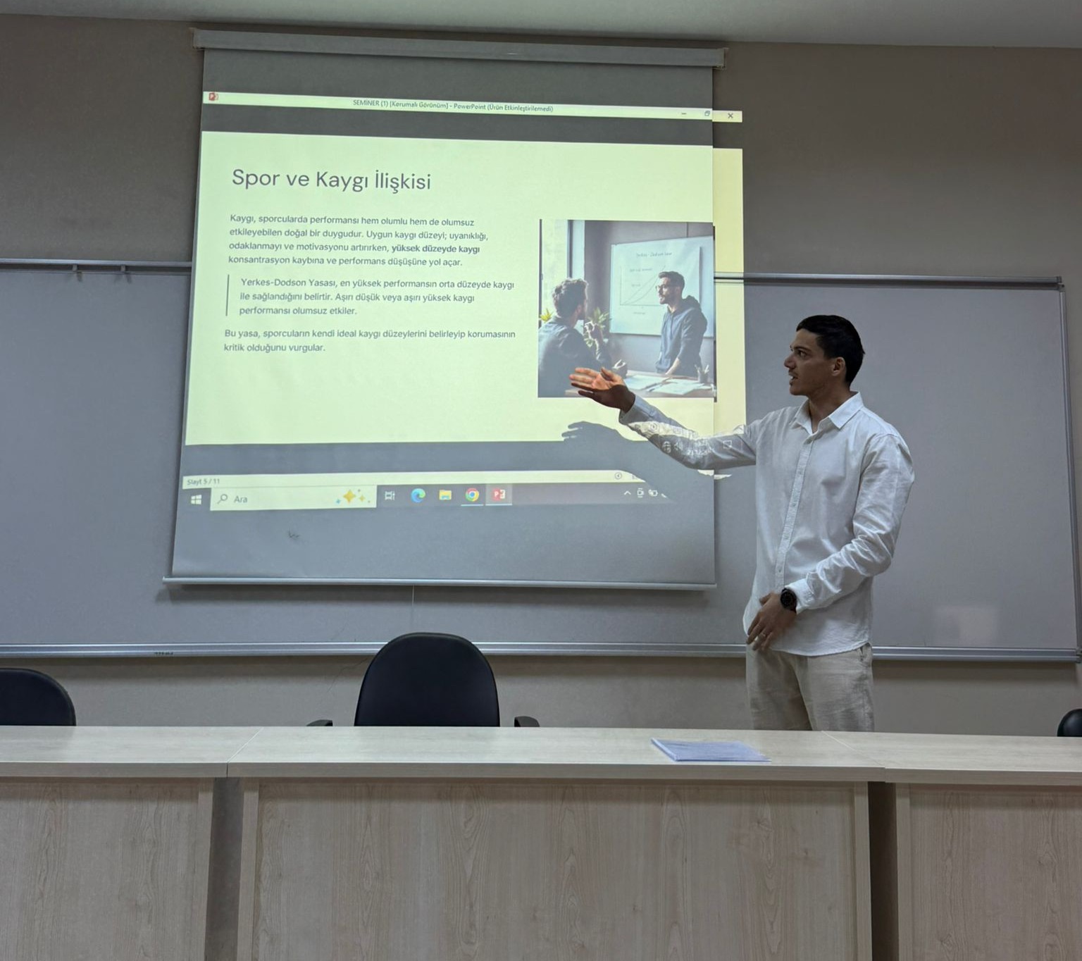 Beden Eğitimi ve Spor ABD Tezli Yüksek Lisans öğrencisi Muhammet Talha SARI seminer sunumunu başarıyla tamamladı