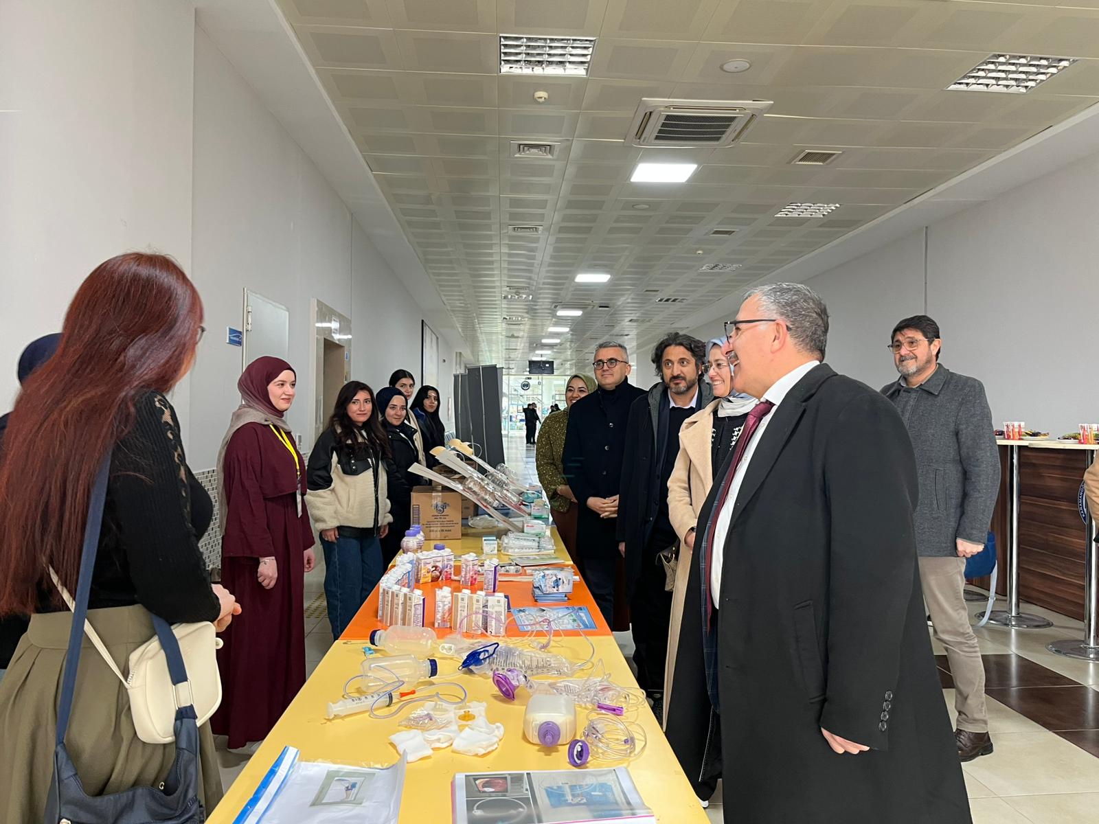 Yaşlı Dostu Gençler Topluluğu Tarafından “Yaşlı Bireylerde Sonda ile Enteral Beslenmede Güvenli Uygulamalar” Projesi  Hayata Geçirildi