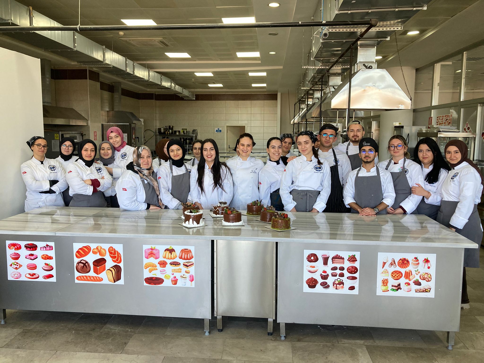 Yaş Pasta Yapımı Uygulamalı Eğitimi Gerçekleştirildi