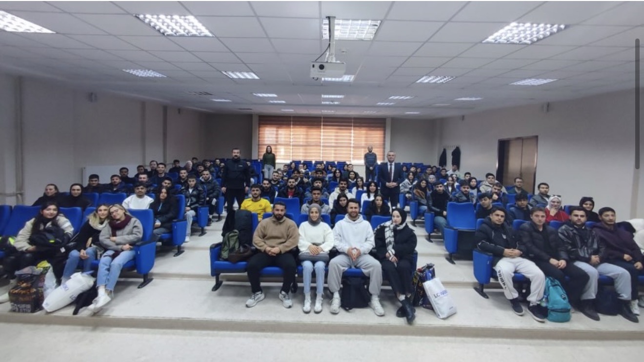 Spor Yöneticiliği Bölümü Öğrencileri ile Değerlendirme Toplantısı