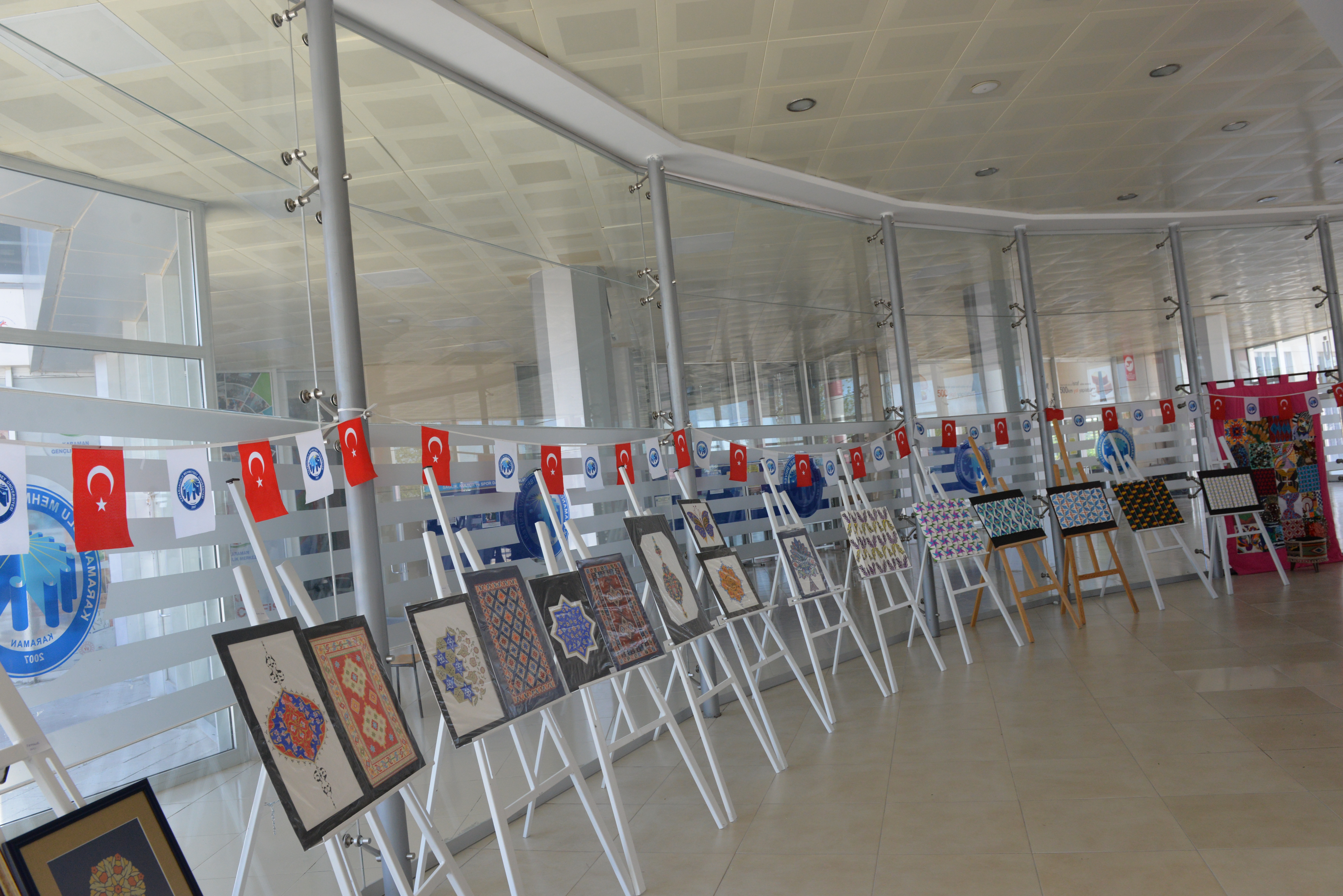 Sanat, Tasarım ve Mimarlık Fakültesi’nde Mezuniyet ve Yıl Sonu Sergileri Açıldı
