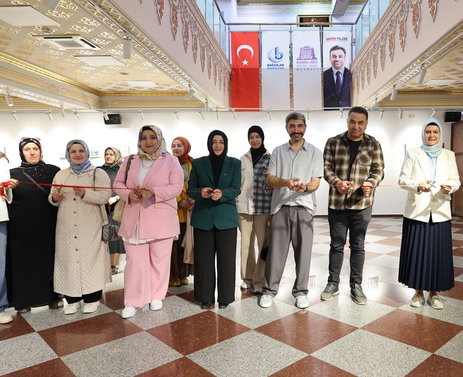 Dr. Öğr. Üyesi Uğur KARABULUT'un "Hat İzinde" Konulu Monobaskı Resim Sergisi