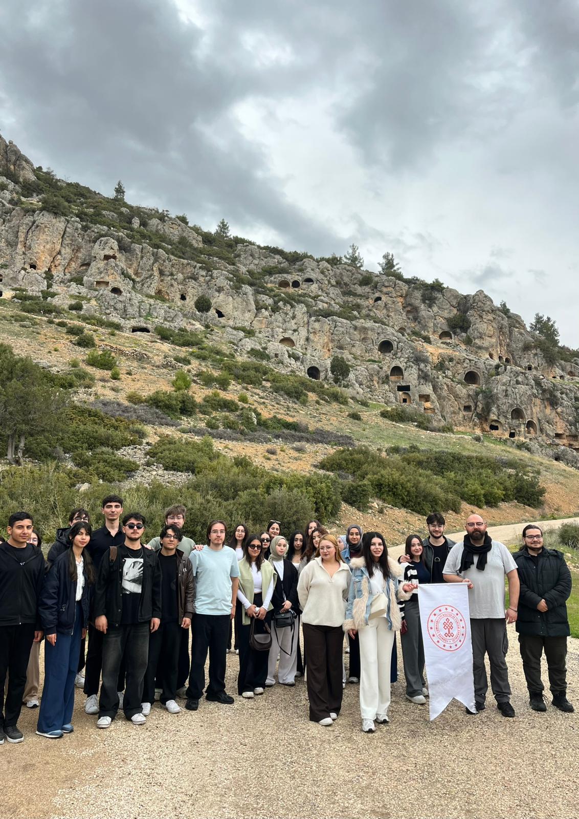 Fakültemiz Turizm Rehberliği Bölümü Öğrencilerinden Ermenek’teki Antik Kentlere Ziyaret