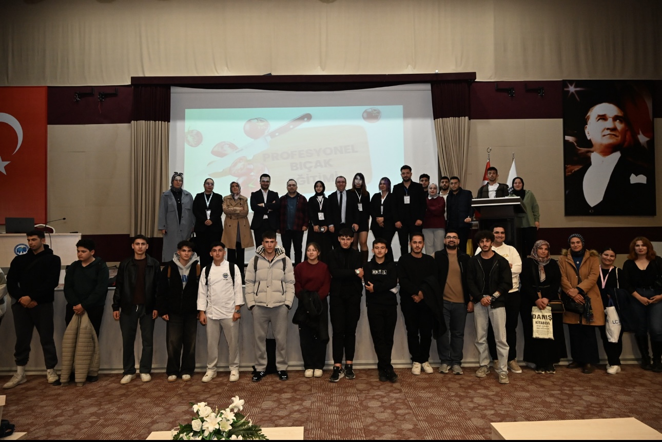 Gastronomi ve Mutfak Sanatları Bölümünde Profesyonel Bıçak Eğitimi Semineri Düzenlendi