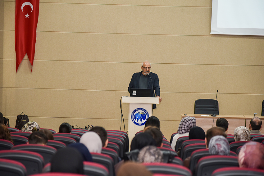 KMÜ’DE “EĞİTİCİ BİR AKTÖR OLARAK MEDYA” SEMİNERİ YOĞUN İLGİ GÖRDÜ