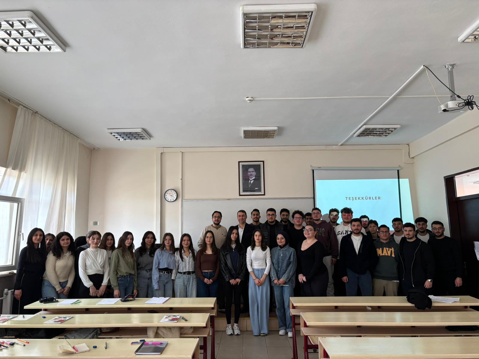 Fakültemiz Uluslararası Ticaret ve Lojistik Bölümü Öğrencilerine Sektörden Yol Gösteren Söyleşi